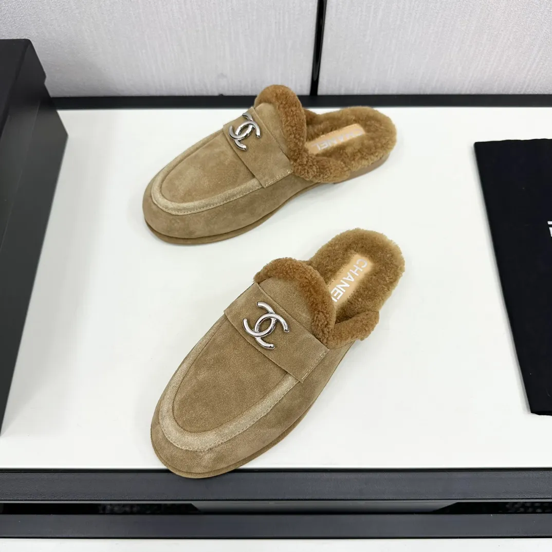 👟👟Ex-factory price 600👟👟Chanel 24K new furry loafers and Teddy furry shoes for autumn and winter. Very comfortable. Maillard brown is still very suitable for autumn and winter~ Suede upper, fur lining integrated, leather outsole Size: 35-39, other sizes are customized
